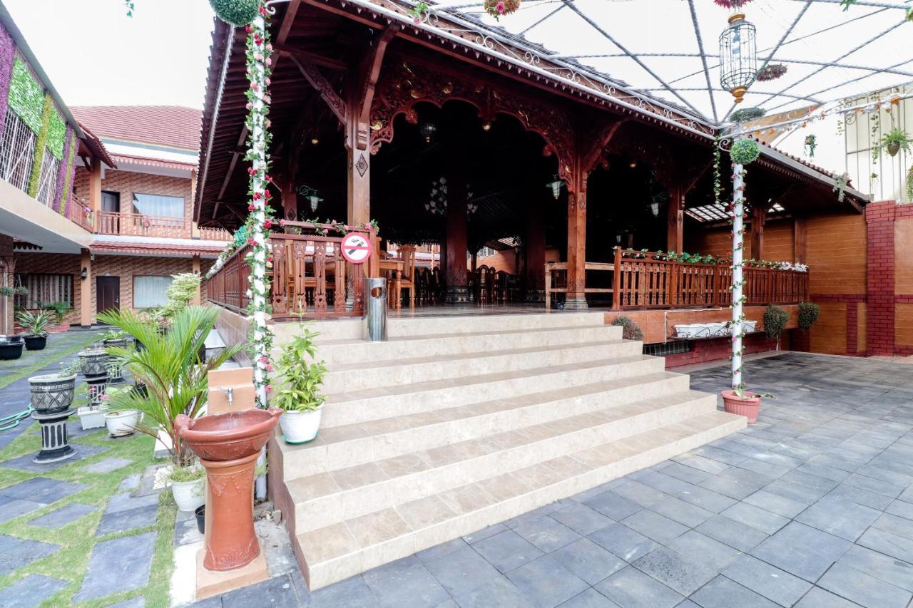Sartini Inn Jogja Yogyakarta Luaran gambar